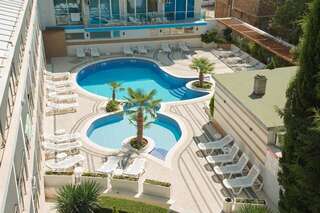 Отель Hotel Eskada Beach - Все включено Ахтопол Двухместный номер Делюкс с 1 кроватью и видом на бассейн (для 2 взрослых и 1 ребенка)-2